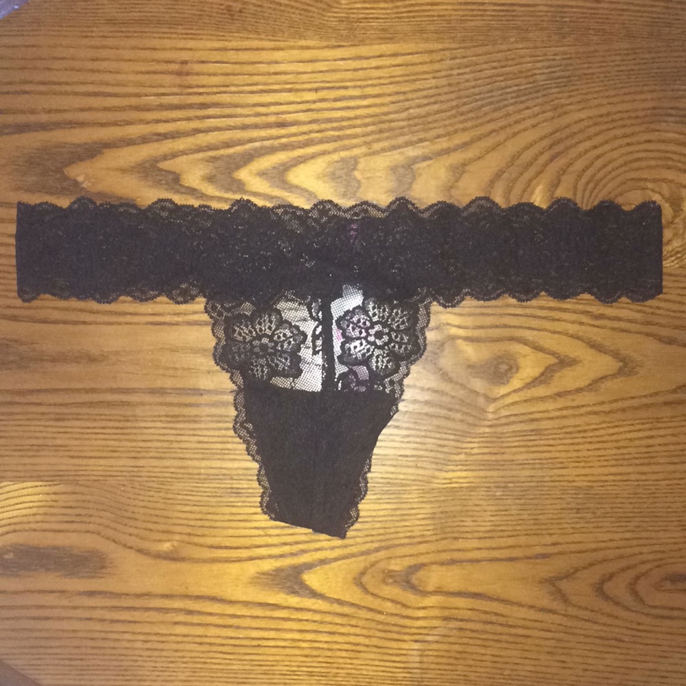 Victoria’s Secret PINK large black lace THONG NWT